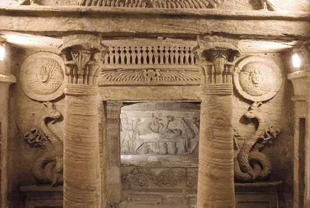 Catacombs-of-Alexandria-Trips-in-Egypt-636x426